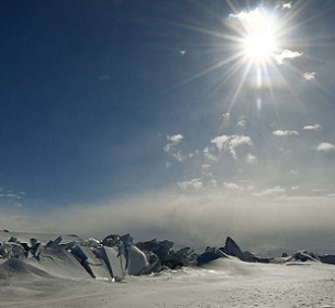 A new study has concluded that Polynesian seafarers likely reached Antarctica hundreds of years before the Western explorers usually credited with discovering the frozen continent. Credit- www.phys.org