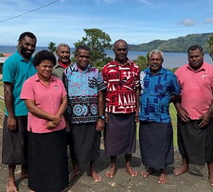The management committee for the conservation park, and a few other people. Image courtesy of Sangeeta Mangubhai/WCS-Fiji.