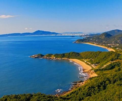 The coast of Balneário Camboriú in Brazil is an example of a coastal region that is under high levels of increasing pressure. Credit: Leonardo Felippi