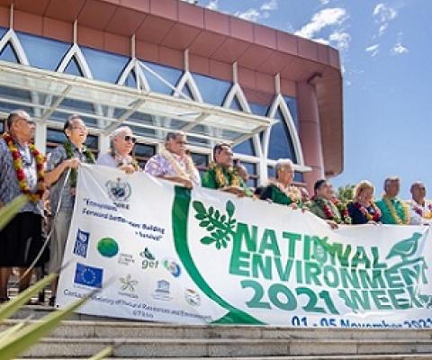 Cabinet Ministers and Employees of the M.N.R.E poses for a group photo. Photo: Anetone Sagaga