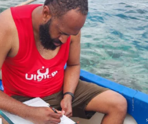 Vanuatu youths, ocean