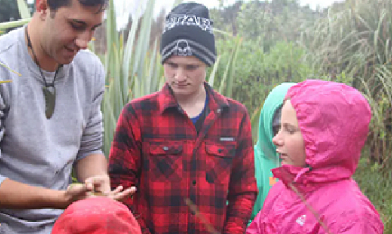 Co-author Levi Collier-Robinson (Ngāi Tahu, Ngāti Apa ki ta rā tō, Te Whānau-ā-Apanui, Ngāti Porou) with students from Te Kura o Tuahiwi. Ashley Overbeek