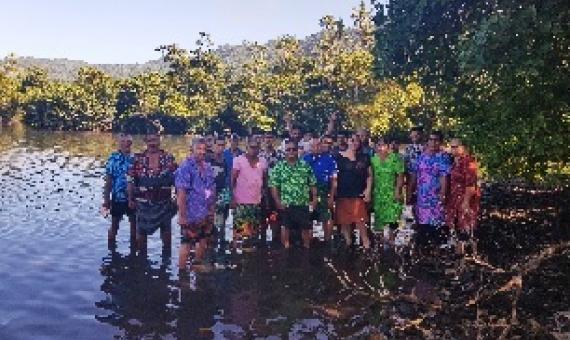 Faleaseela & Siufaga village leaders with UNDP GEF SGP rep at the Faleaseela mangrove site (Photo: UNDP)